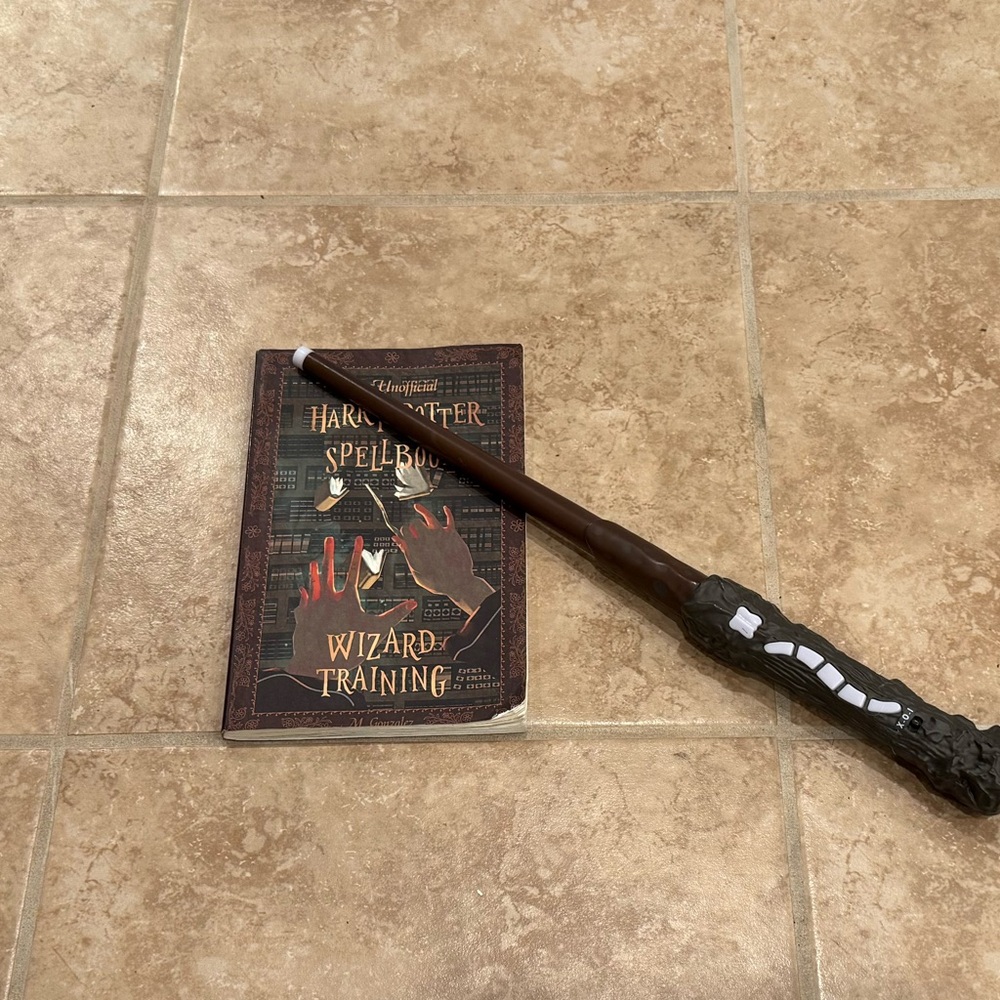 Harry Potter Wizard Training Wand Lights & Sound Harry Pottery Spell book - Picture 3 of 5